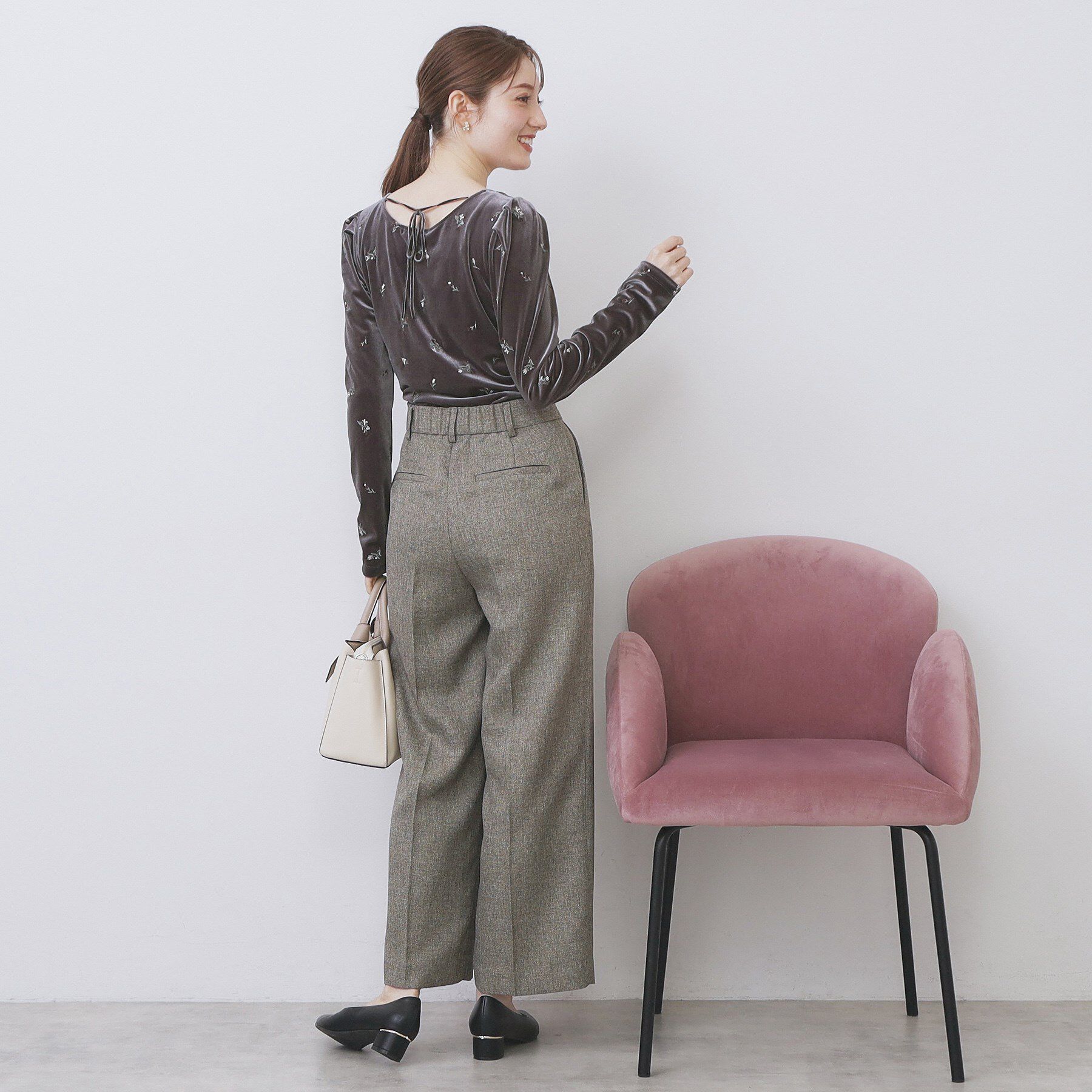 index「バックシャン小花刺繍ベロアトップス【洗濯機OK】」|Tシャツ・カットソー|