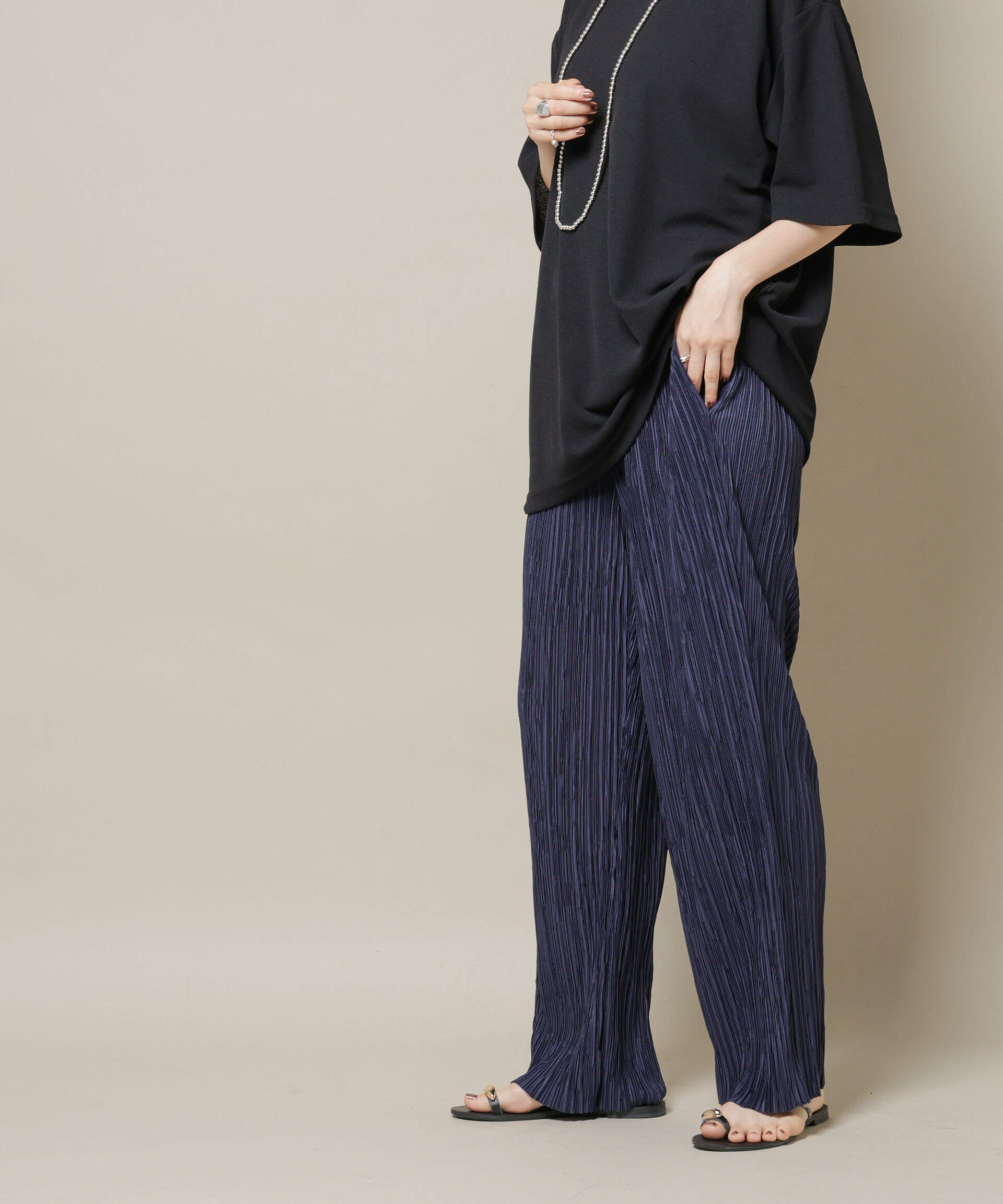 nano･universe「ランダムプリーツカットセミワイドパンツ(セットアップ可)」|チノ|