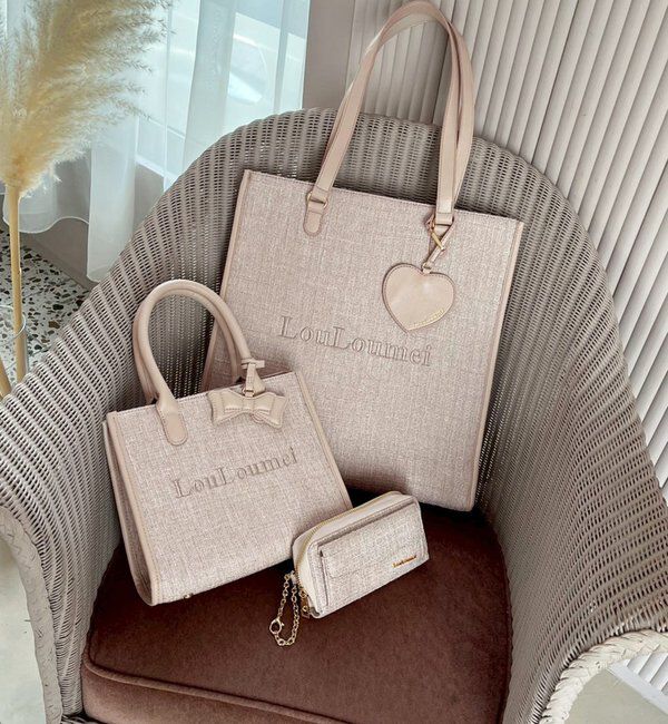  「【LouLoumei】全10色展開/ハートチャーム付きキャリーオントート/推し活」|その他|