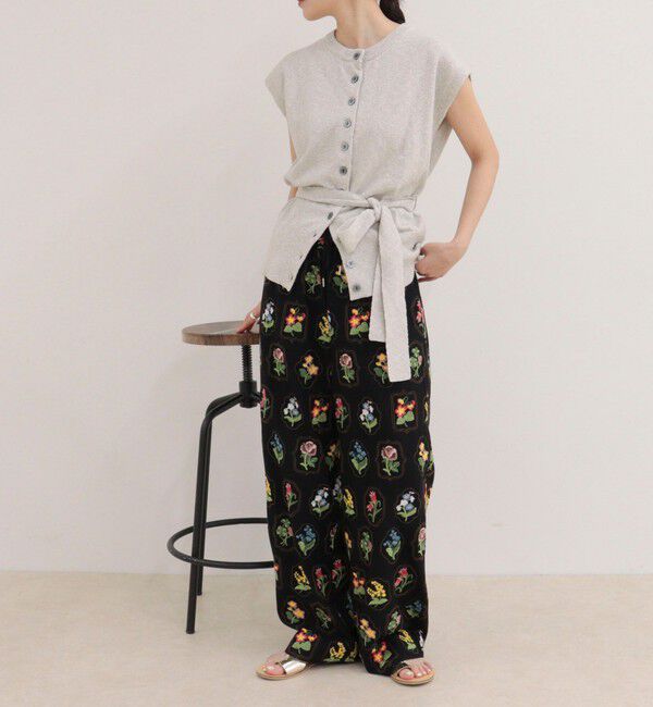 fredy emue「エンブロイダリーギャザーパンツ」|チノ|