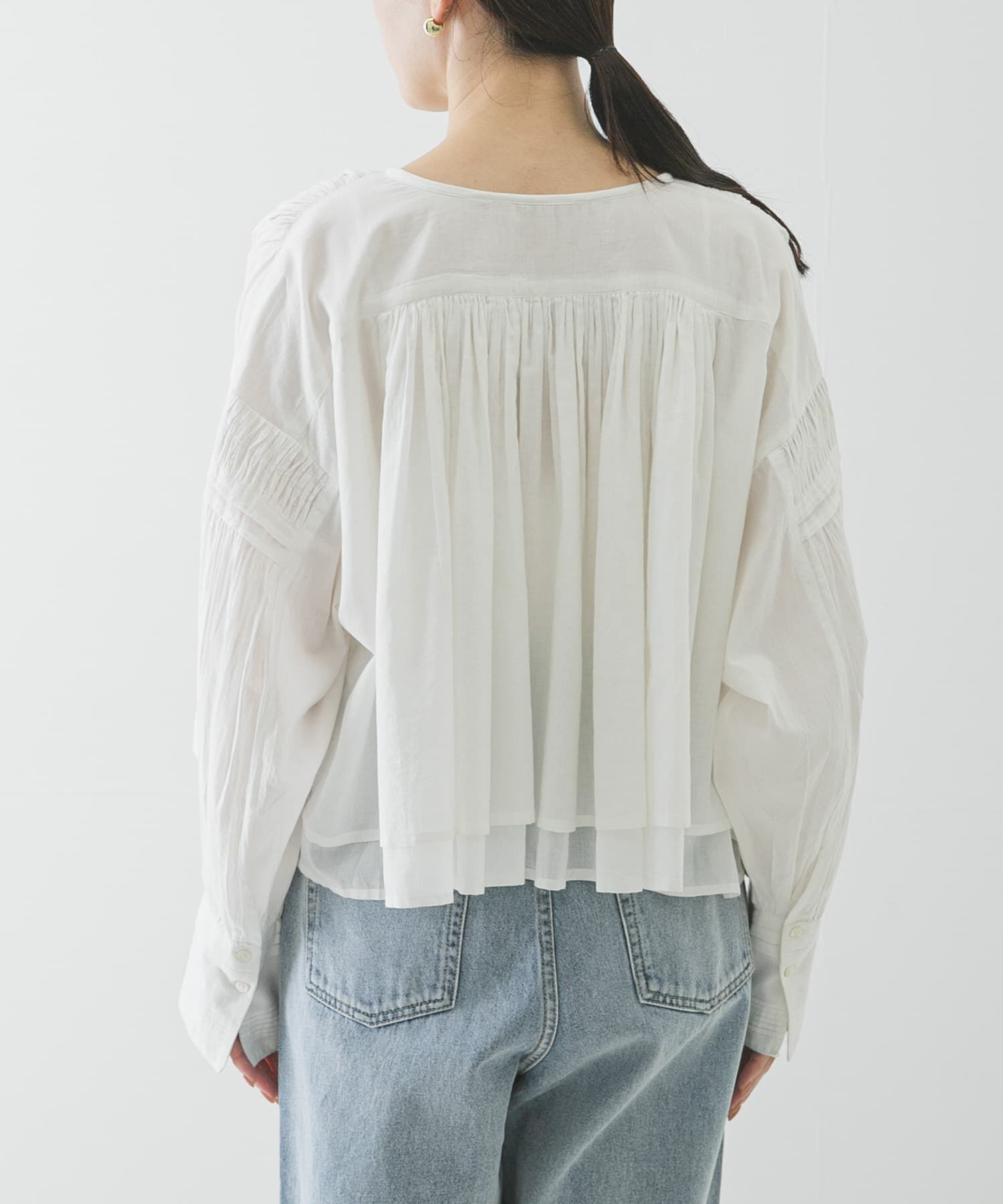 URBAN RESEARCH「コットンボイルギャザーショートブラウス」|シャツ・ブラウス|