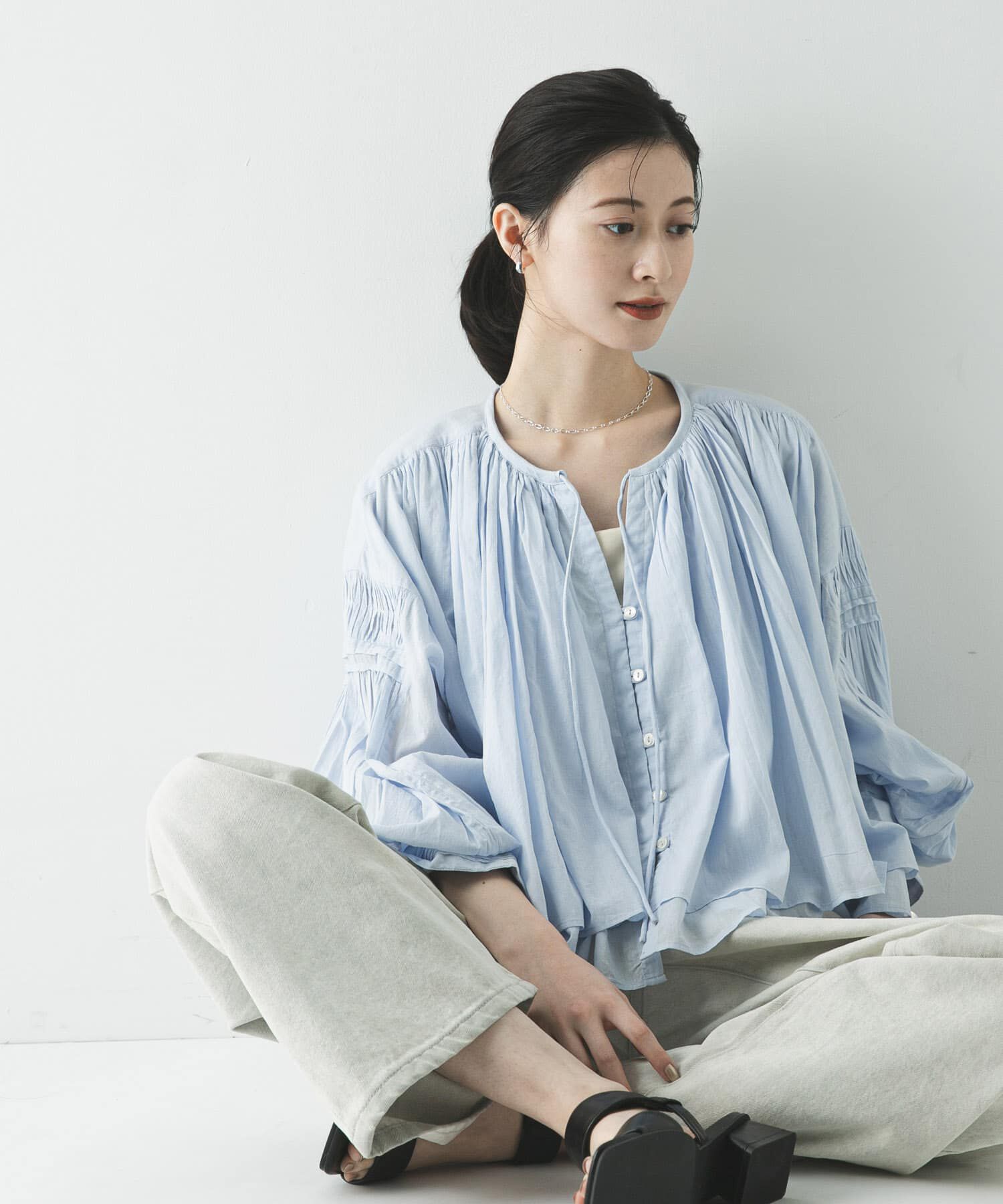 URBAN RESEARCH「コットンボイルギャザーショートブラウス」|シャツ・ブラウス|