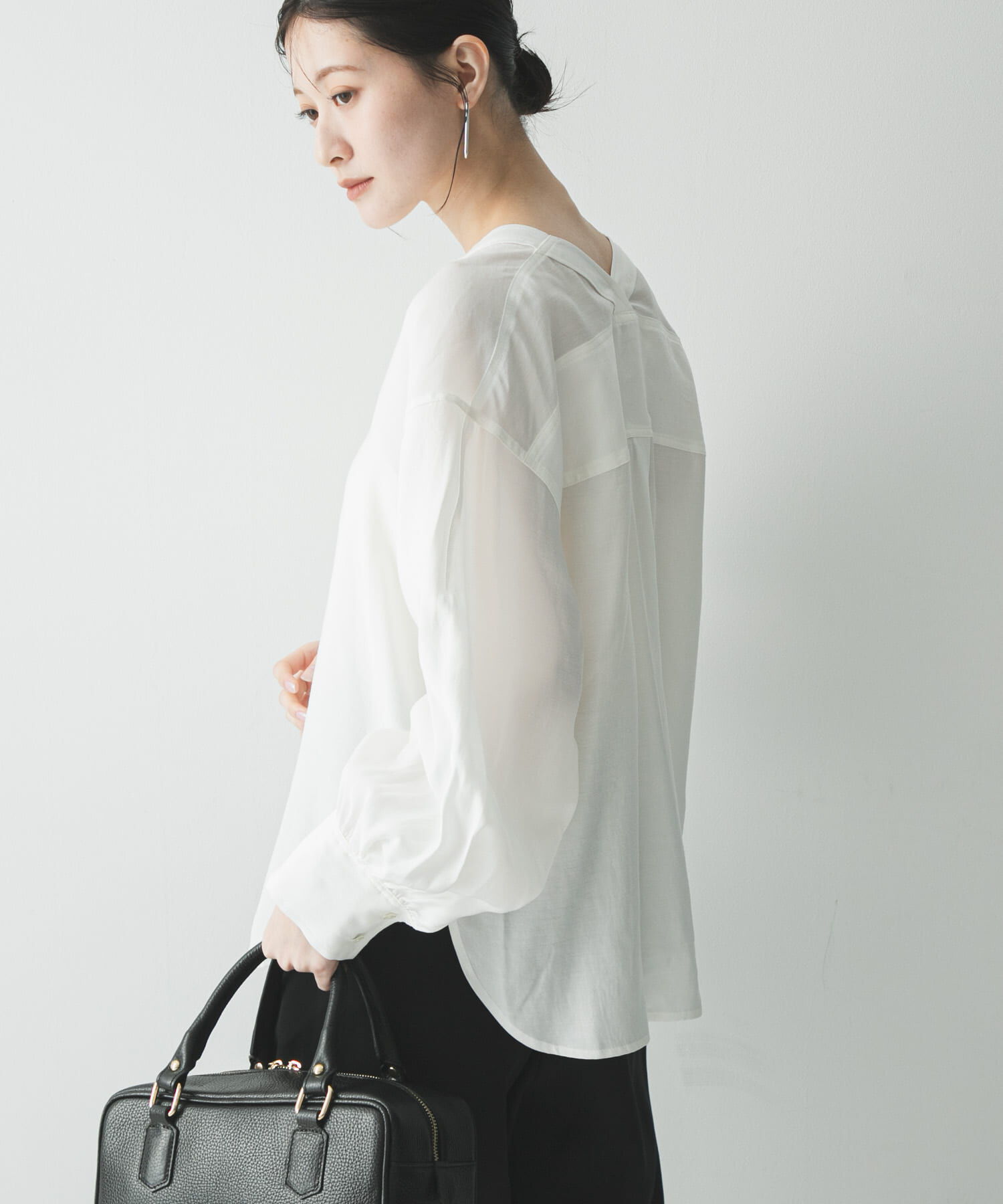 URBAN RESEARCH「ブロードカラーレスブラウス」|シャツ・ブラウス|