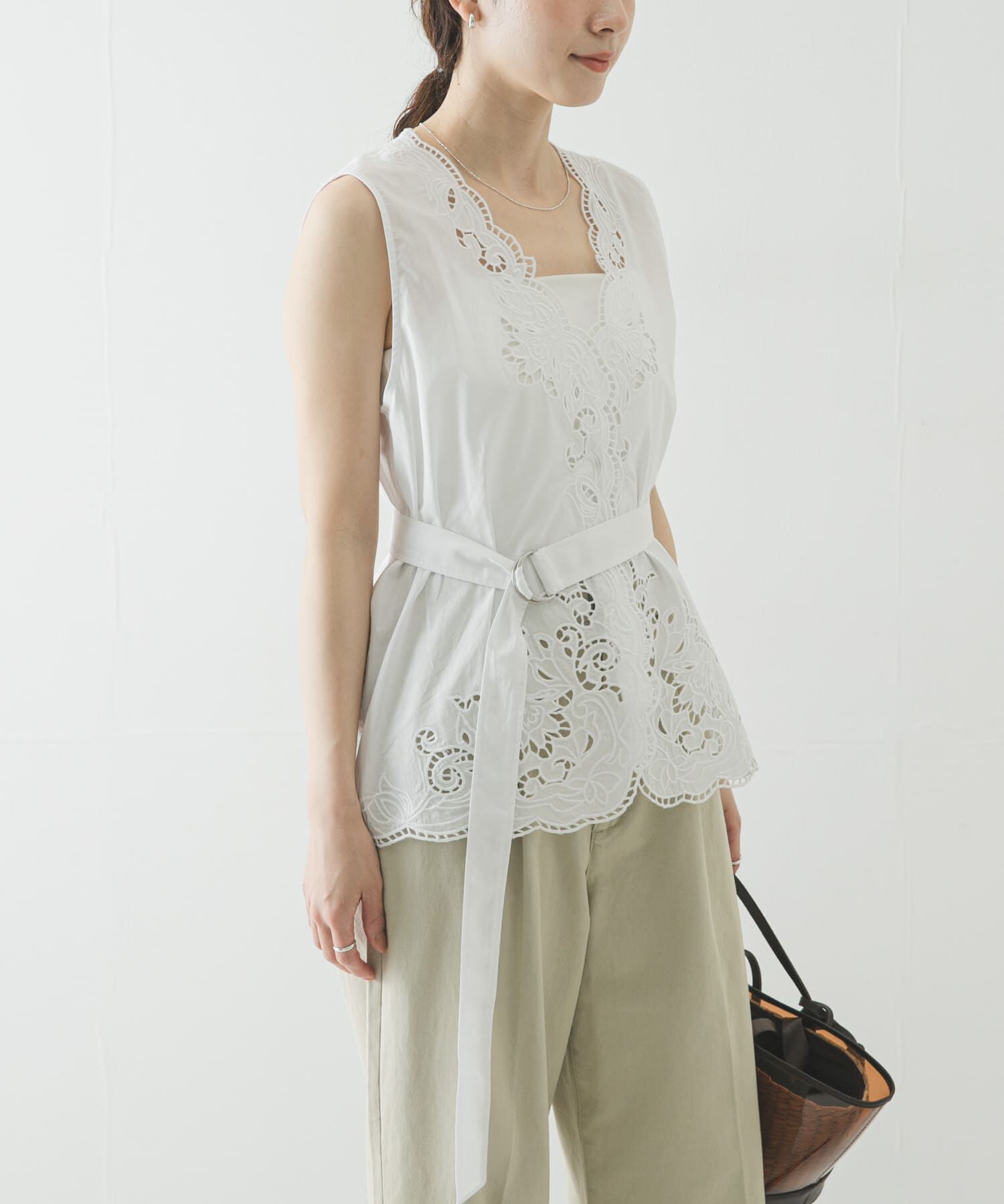 URBAN RESEARCH「カットワーク刺繍ジレ」|シャツ・ブラウス|