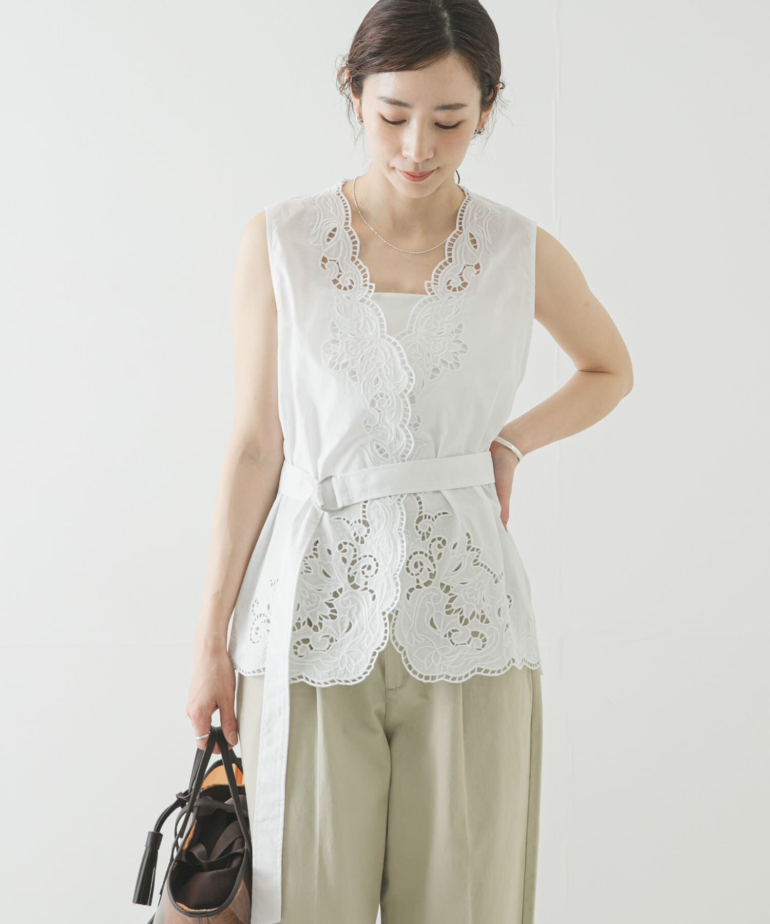 URBAN RESEARCH「カットワーク刺繍ジレ」|シャツ・ブラウス|