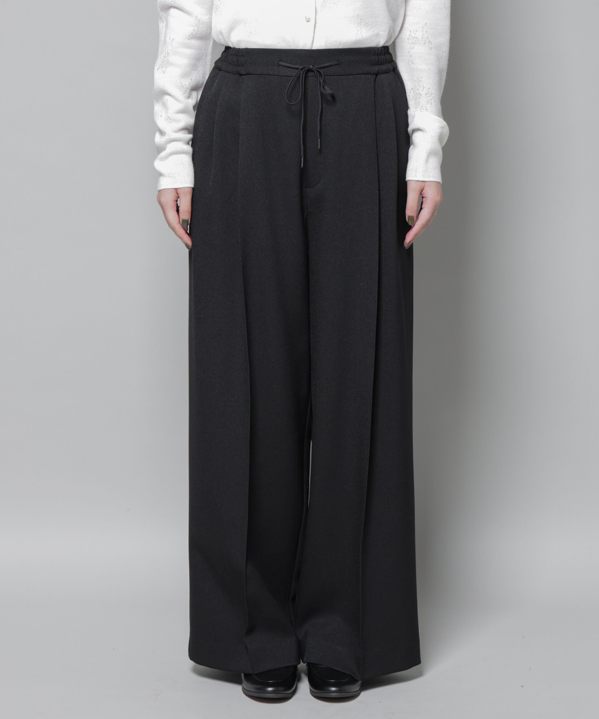 nano･universe「ストレッチサージピンタックイージーワイドパンツ(セットアップ可)」|チノ|