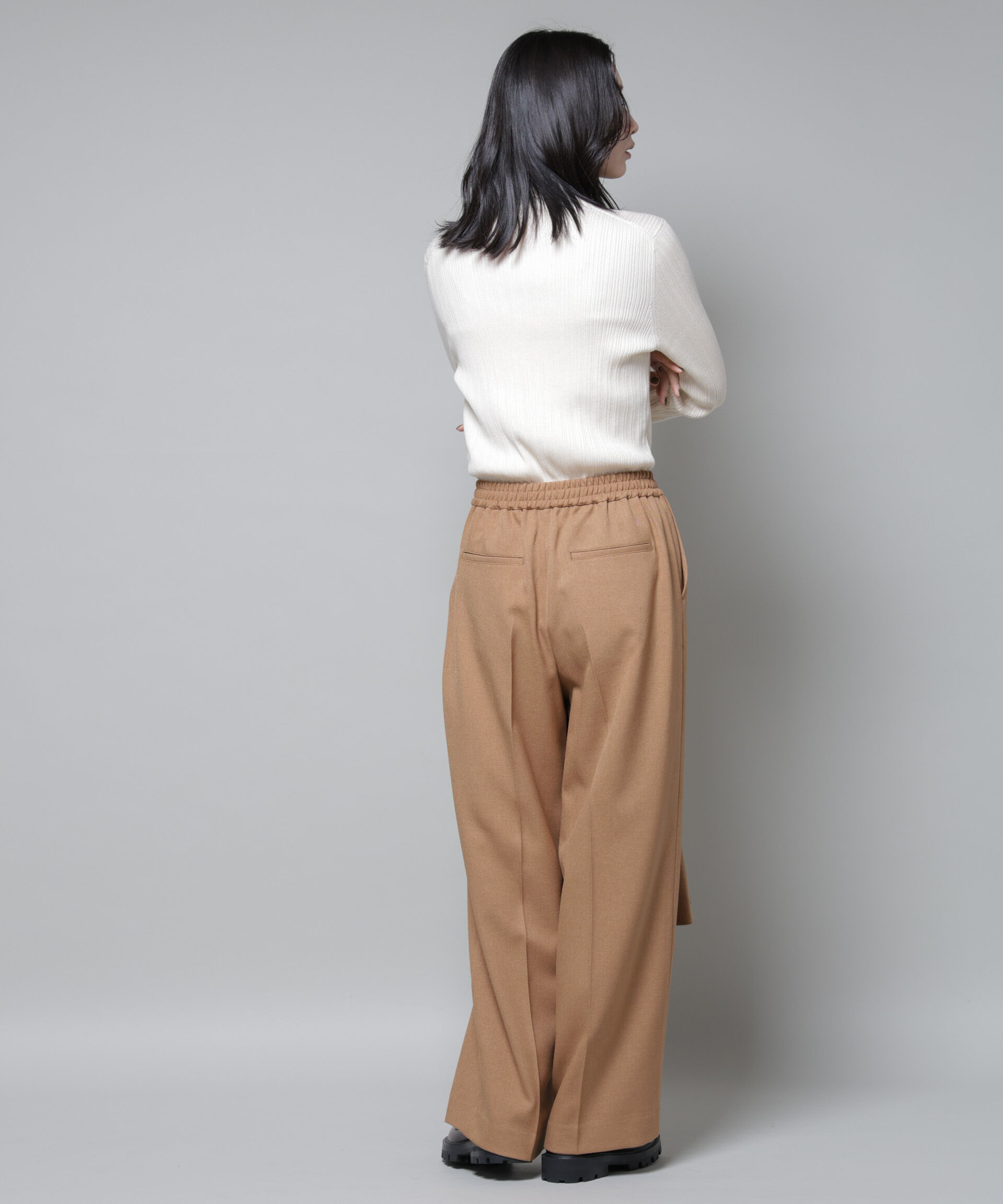 nano･universe「ストレッチサージピンタックイージーワイドパンツ(セットアップ可)」|チノ|