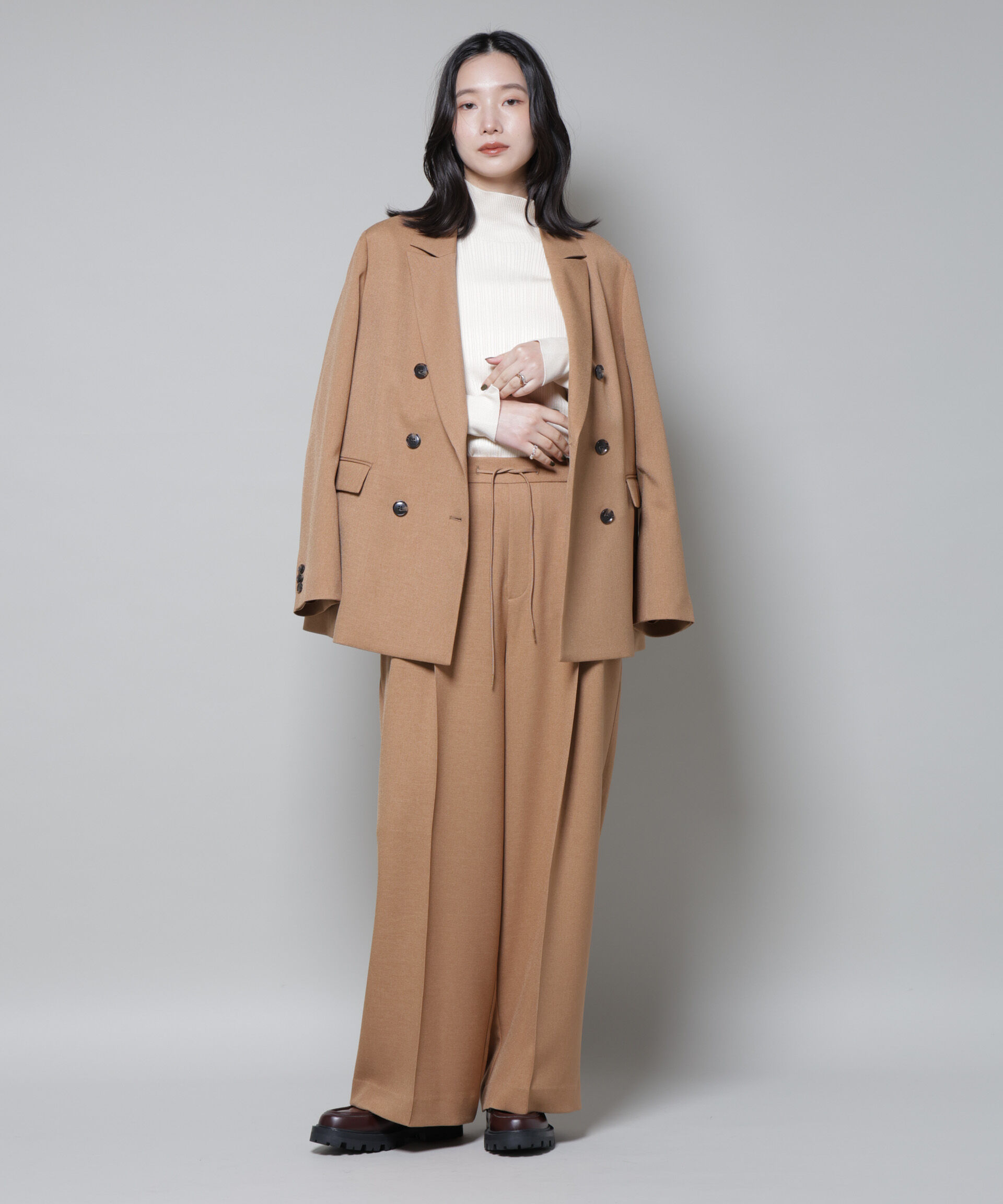 nano･universe「ストレッチサージピンタックイージーワイドパンツ(セットアップ可)」|チノ|