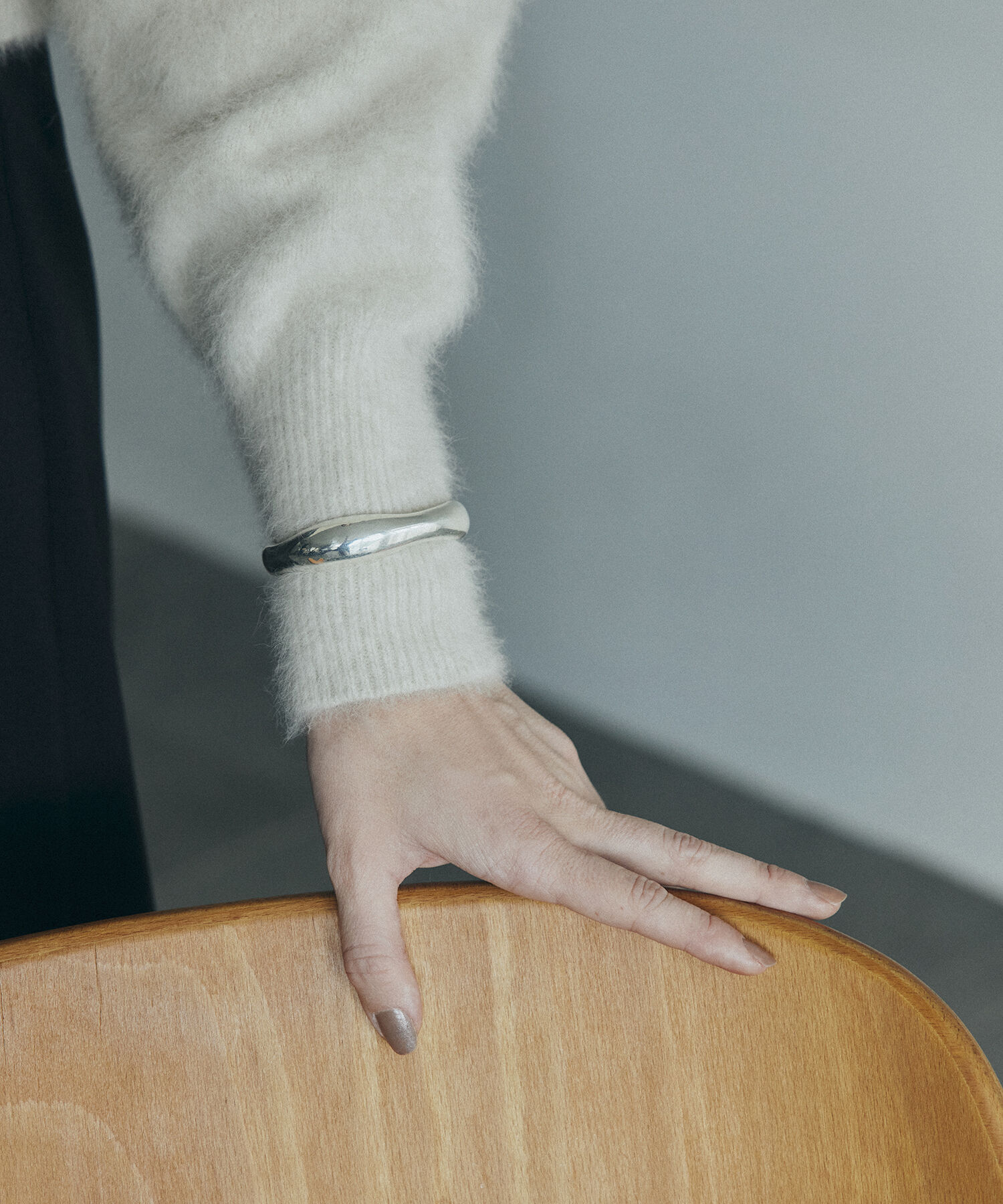 ADAM ET ROPE'「ウェービーバングル」|ブレスレット・バングル|