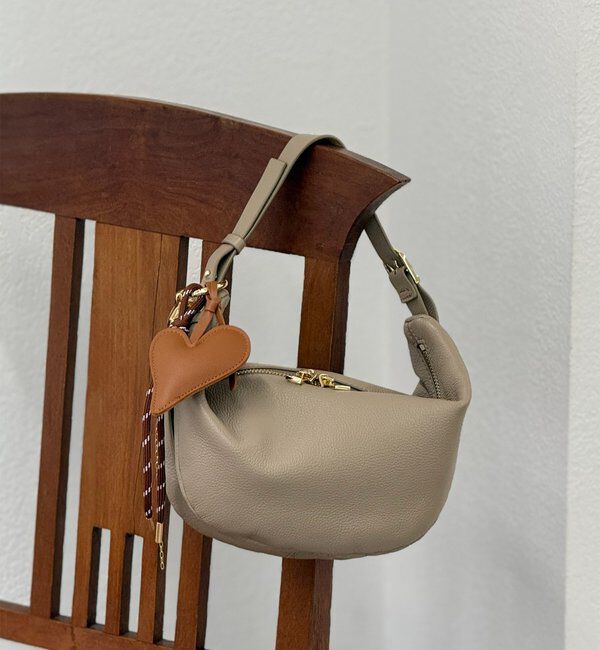  「【アレンジ自在】レザーハートチャーム」|その他|