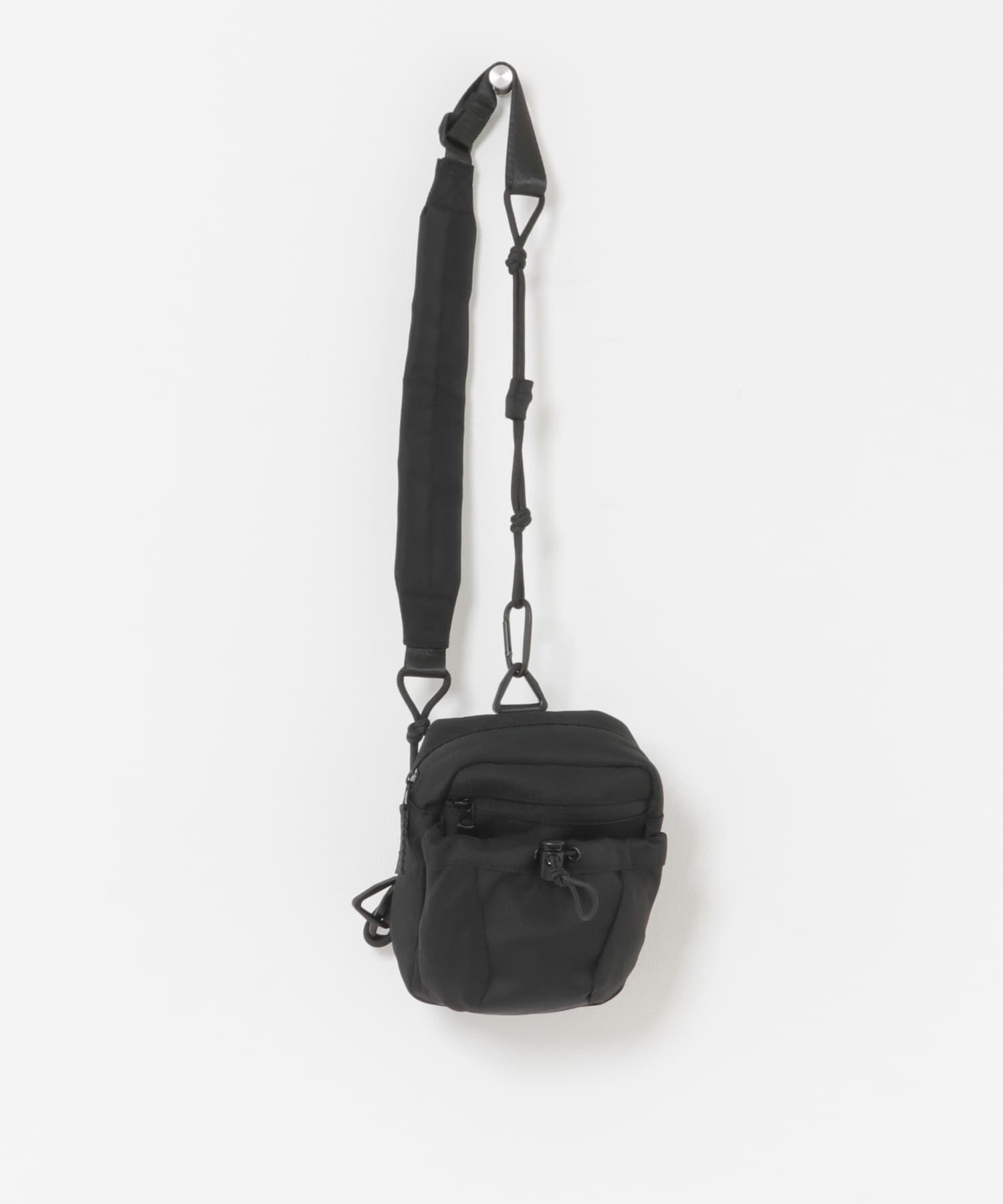 URBAN RESEARCH DOORS「コンパクトマルチポケットショルダーバッグ」|ショルダー・メッセンジャー|
