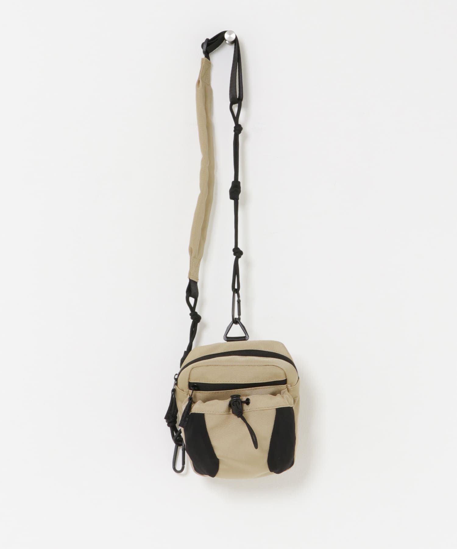 URBAN RESEARCH DOORS「コンパクトマルチポケットショルダーバッグ」|ショルダー・メッセンジャー|