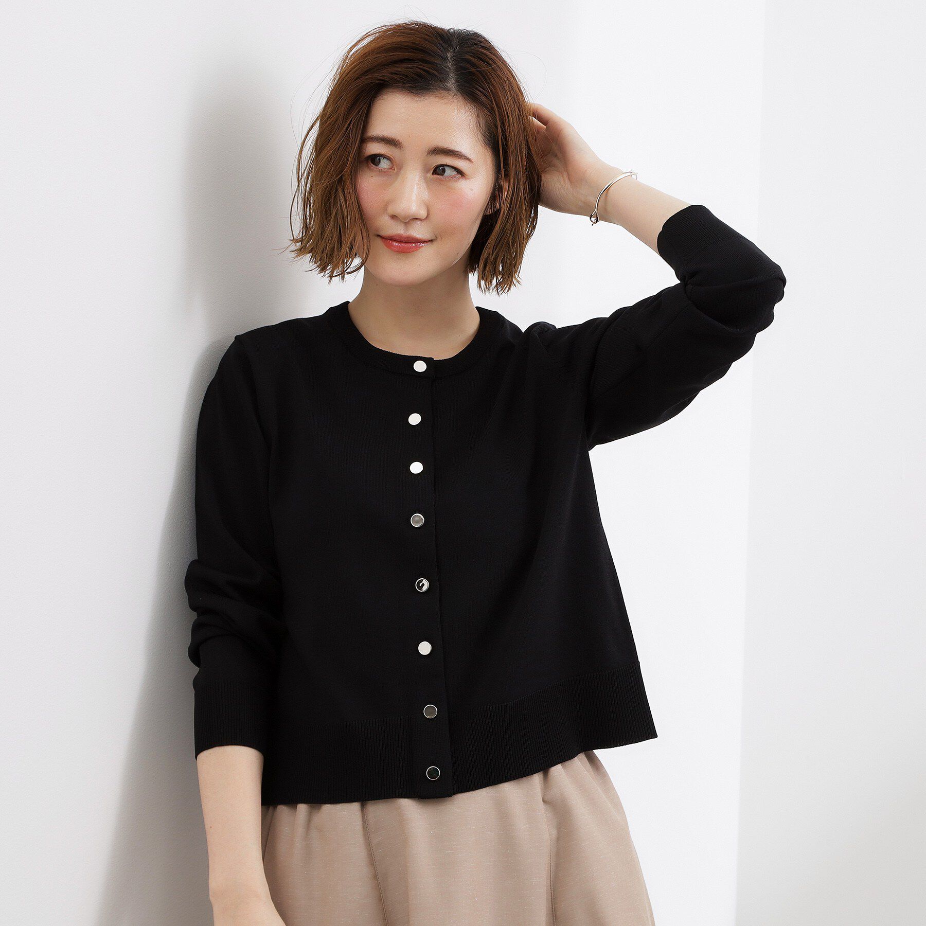 grove「【UVカット/洗濯機で洗える】メタルボタンクルーネックカーディガン」|カーディガン|