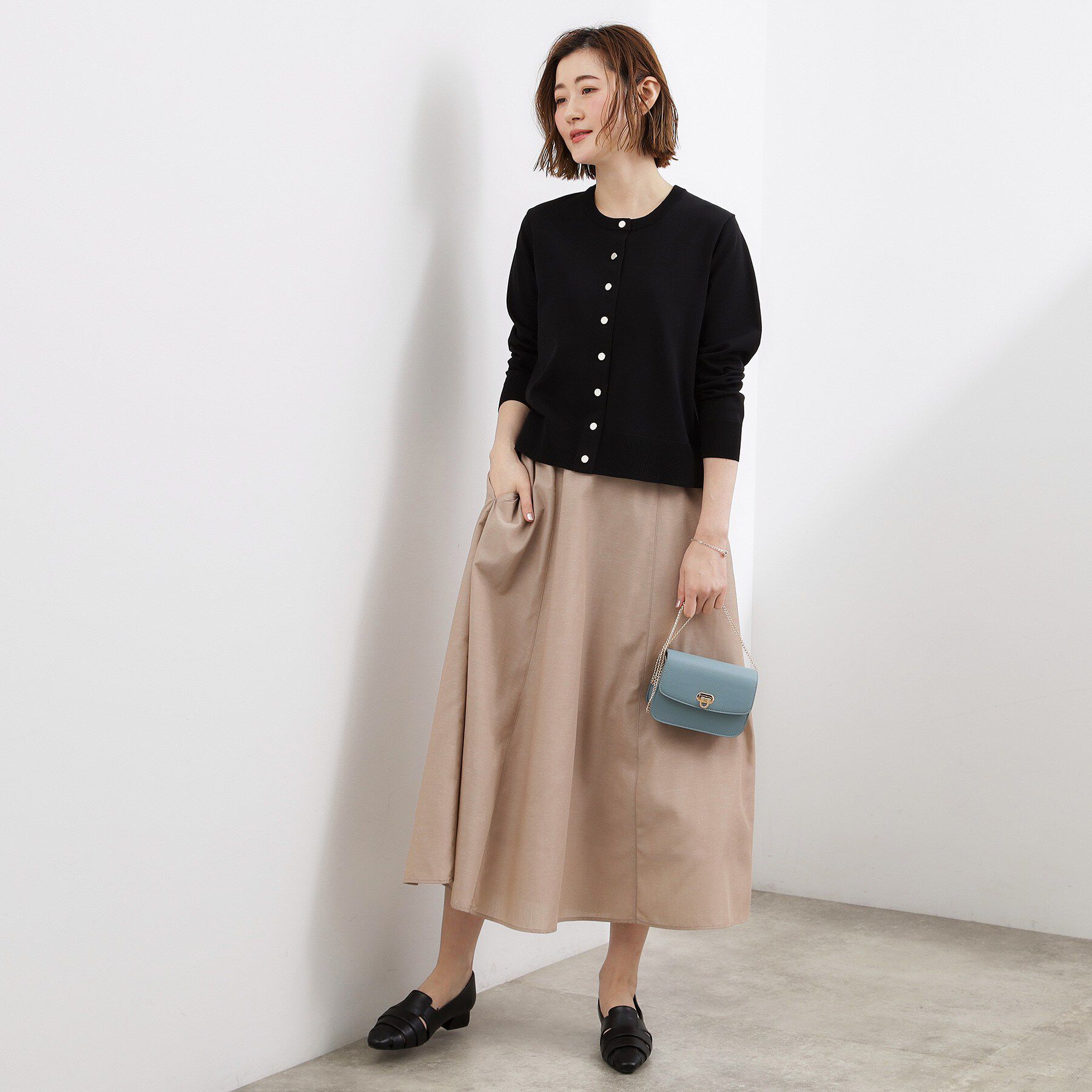 grove「【UVカット/洗濯機で洗える】メタルボタンクルーネックカーディガン」|カーディガン|