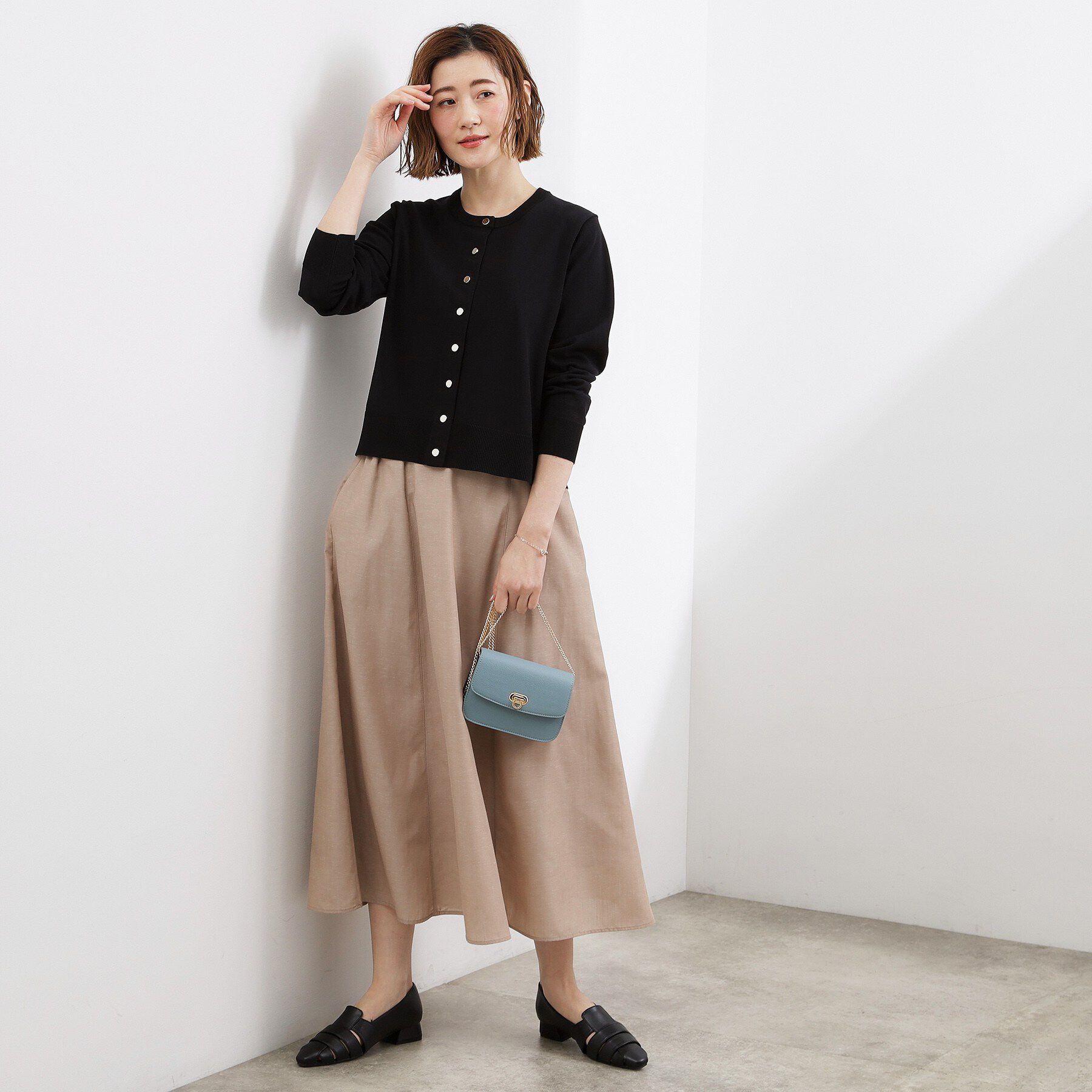 grove「【UVカット/洗濯機で洗える】メタルボタンクルーネックカーディガン」|カーディガン|