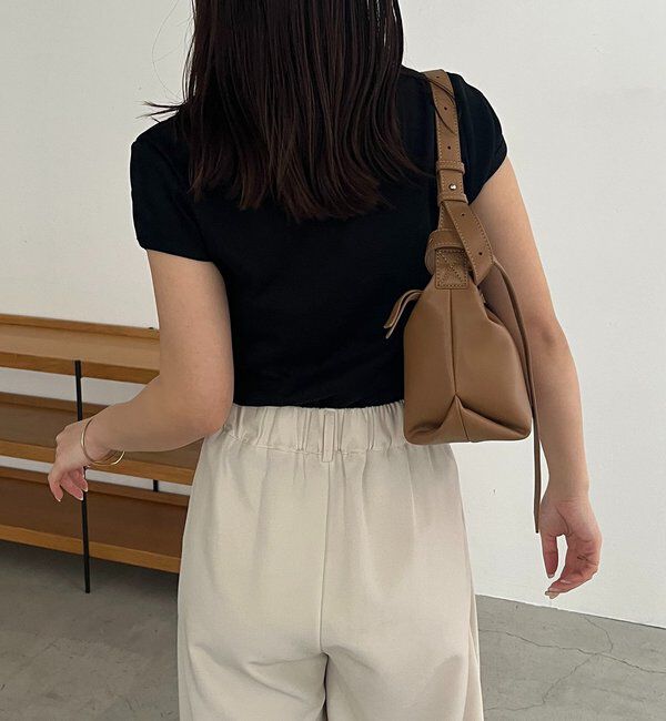  「【Tシャツが苦手な方にも◎】1ポイントボートネックTシャツ」|Tシャツ・カットソー|