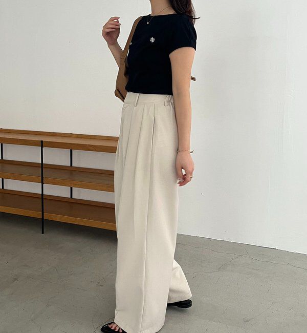  「【Tシャツが苦手な方にも◎】1ポイントボートネックTシャツ」|Tシャツ・カットソー|