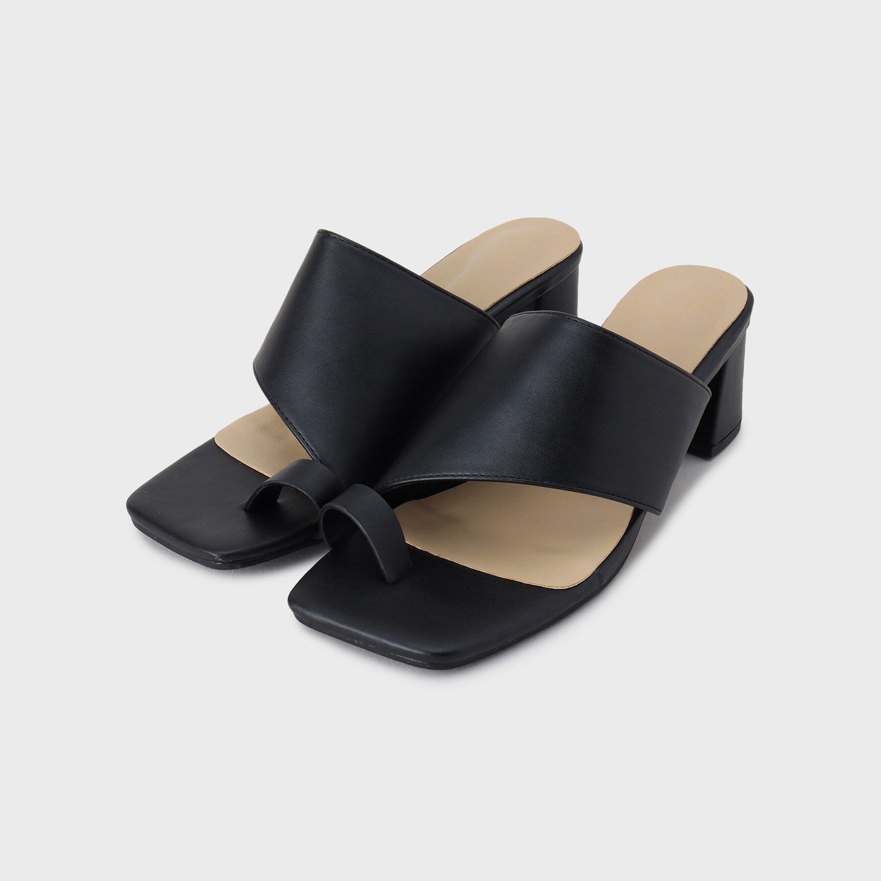 OPAQUE.CLIP「サムリングデザインミュール」|サンダル|ブラック(019)