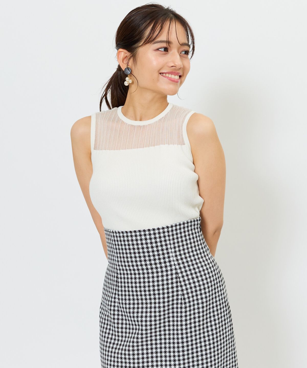 アンドクチュール「シアー切替ノースリトップス」|ニット・セーター|