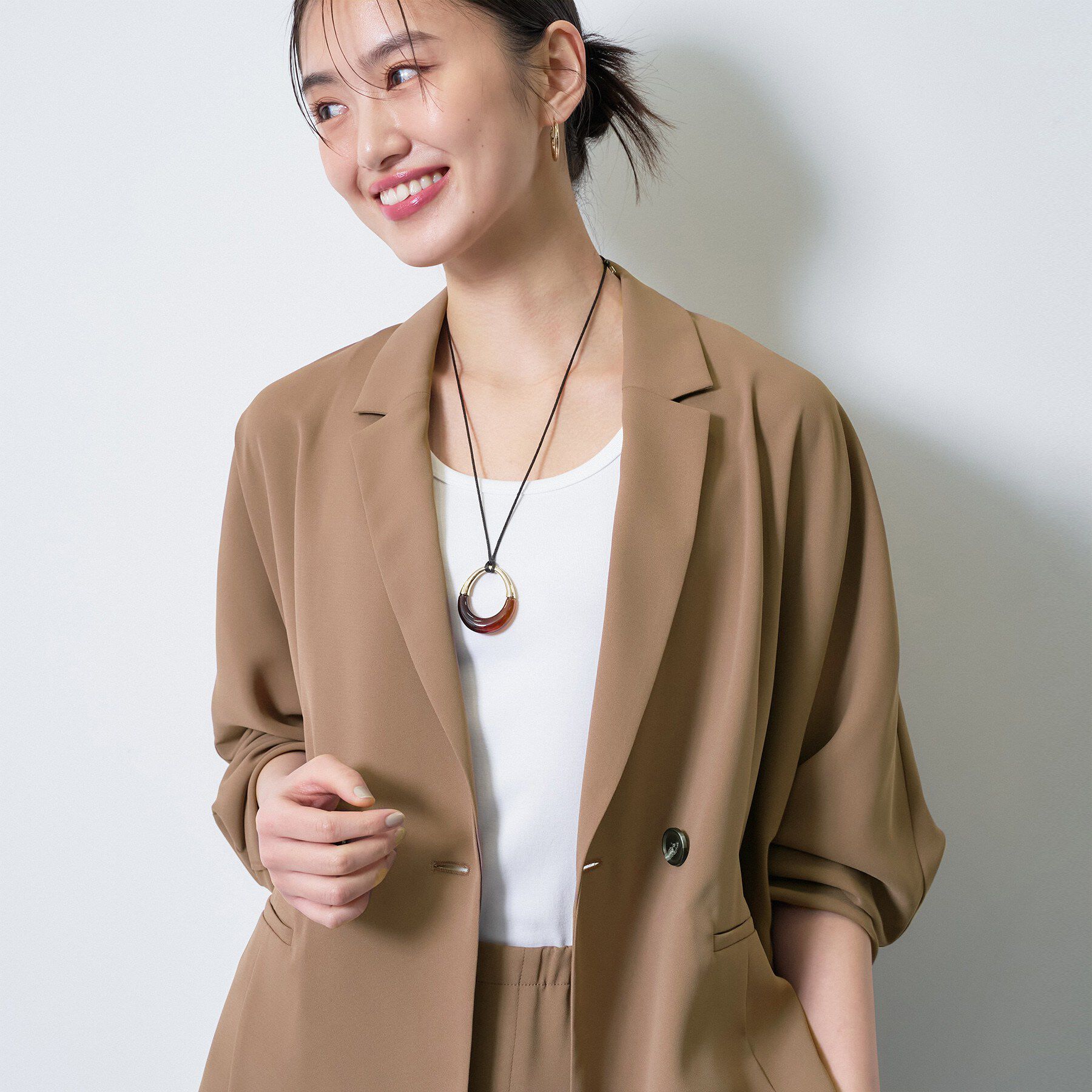 INDIVI「【さらに軽く軽快！／着る日傘】ドルマンダブルジャケット」|テーラードジャケット|