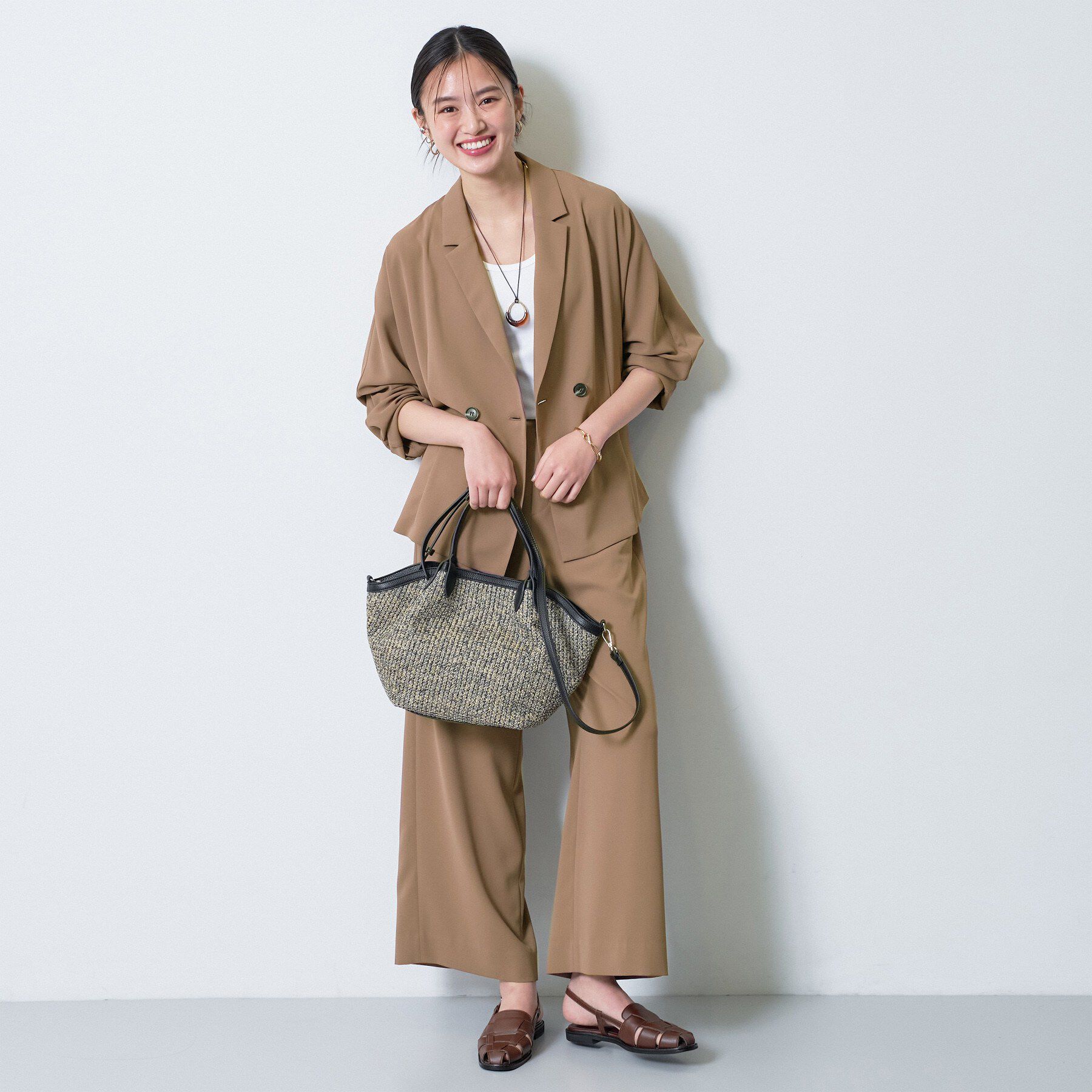 INDIVI「【さらに軽く軽快！／着る日傘】ドルマンダブルジャケット」|テーラードジャケット|