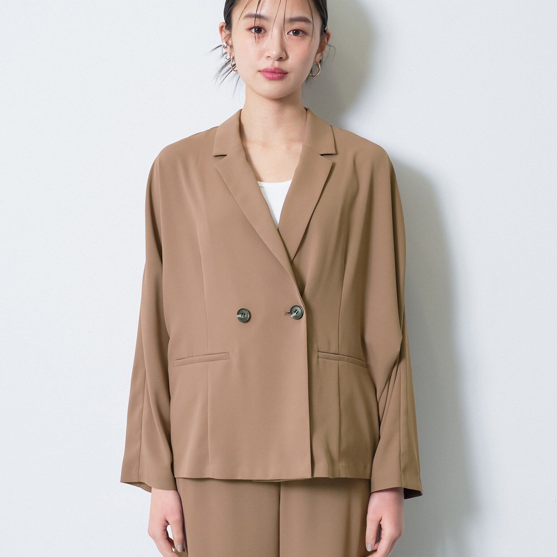 INDIVI「【さらに軽く軽快！／着る日傘】ドルマンダブルジャケット」|テーラードジャケット|