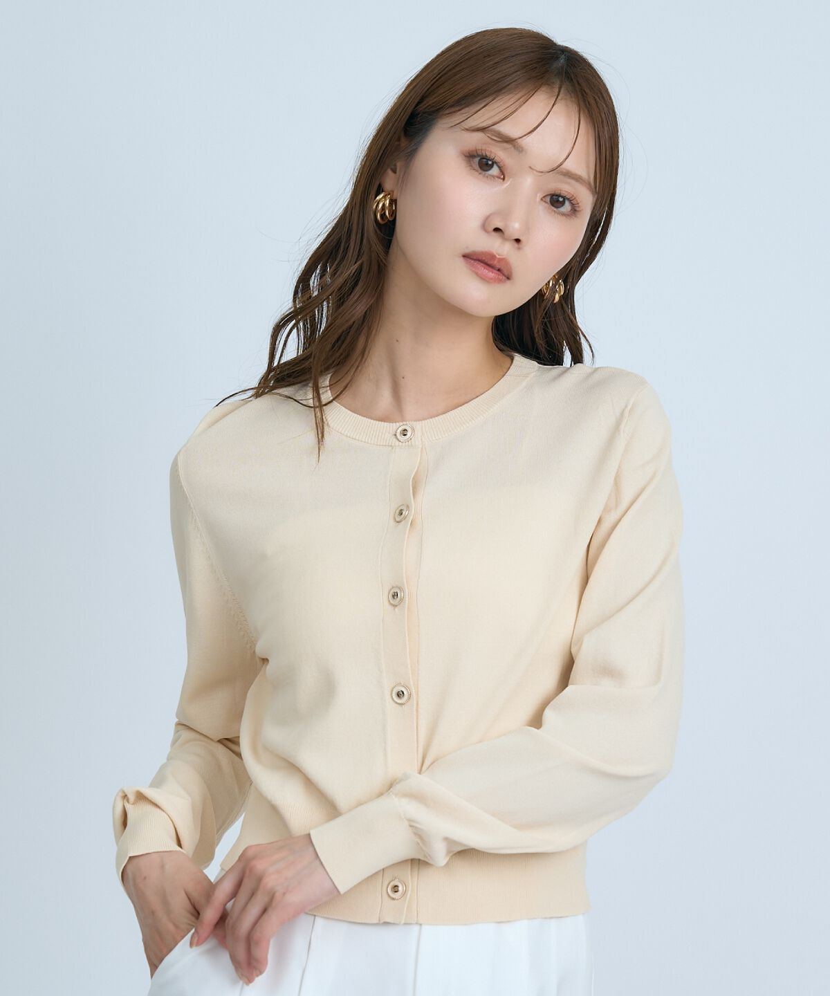 アンドクチュール「クルーネックカーディガン」|カーディガン|ベージュ