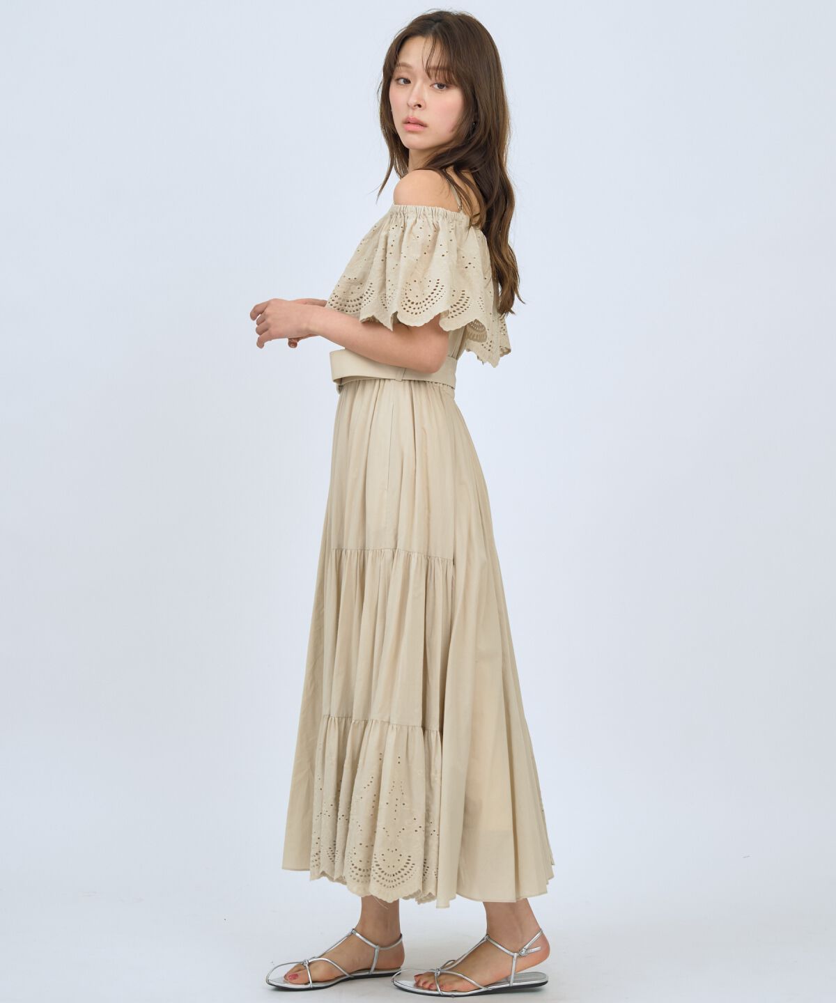 アンドクチュール「レースオフショルティアードワンピース」|ワンピース|