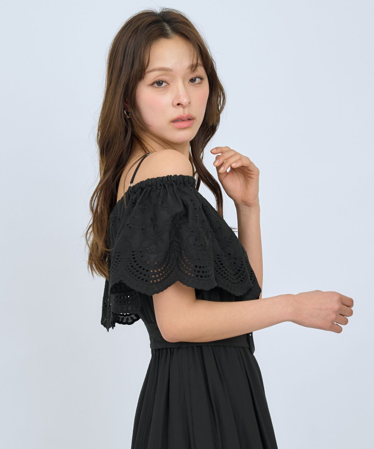 アンドクチュール「レースオフショルティアードワンピース」|ワンピース|