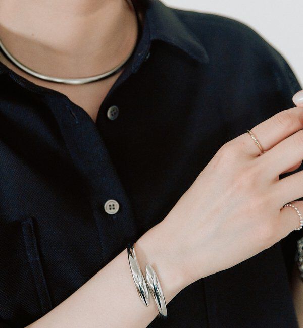  「【洗練された印象に】バネバングル」|ブローチ・コサージュ|