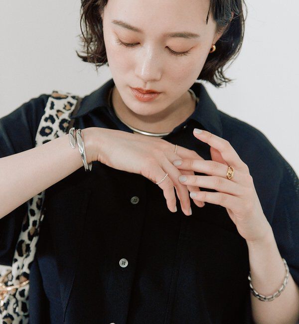  「【洗練された印象に】バネバングル」|ブローチ・コサージュ|