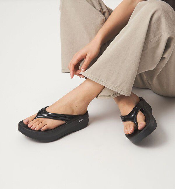 UNITED ARROWS green label relaxing「＜OOFOS＞OOmega / ウーメガ」|サンダル|BLACK