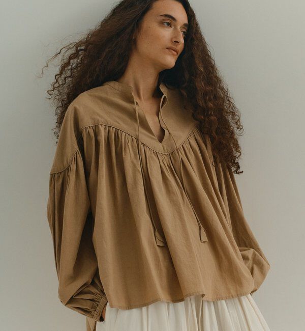  「【Dhritie】ギャザースキッパーブラウス」|シャツ・ブラウス|ベージュ