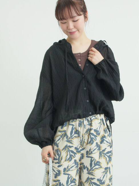 Samansa Mos2「シアー裾ドロストフードシャツ」|シャツ・ブラウス|ブラック