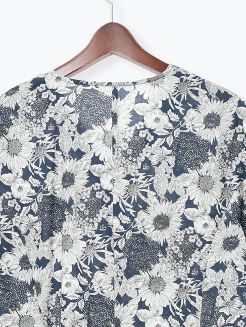 Te chichi「【LIBERTY FABRICS】Vネックフレアワンピース」|ワンピース|