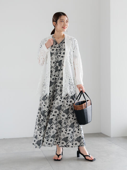 Te chichi「【LIBERTY FABRICS】Vネックフレアワンピース」|ワンピース|