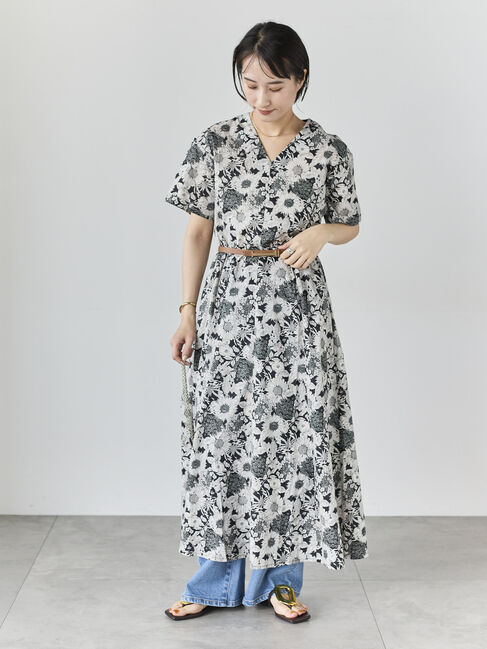 Te chichi「【LIBERTY FABRICS】Vネックフレアワンピース」|ワンピース|