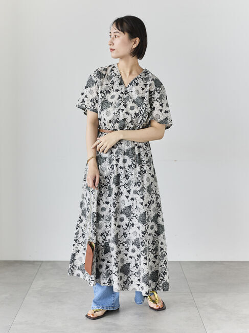 Te chichi「【LIBERTY FABRICS】Vネックフレアワンピース」|ワンピース|