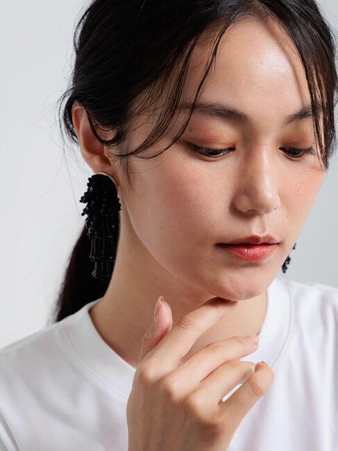 Te chichi「ビーズフリンジイヤリング」|ピアス|ブラック
