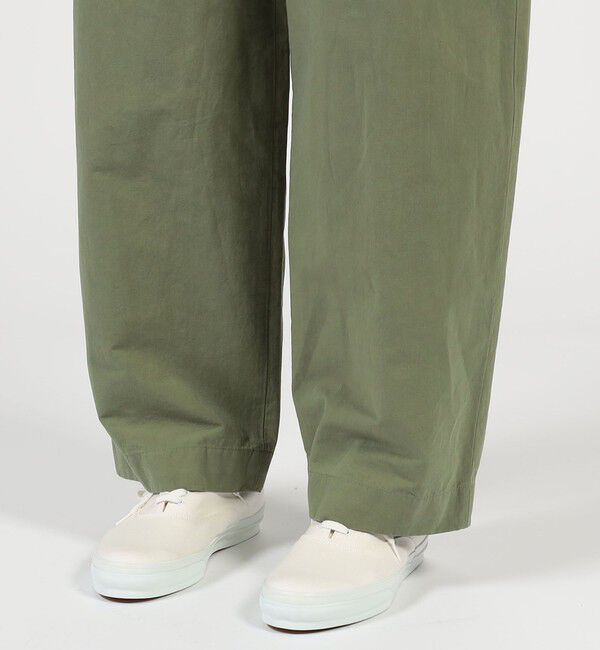 TOMORROWLAND MENS「コットンリネンスラブ 1プリーツカーブパンツ」|チノ|