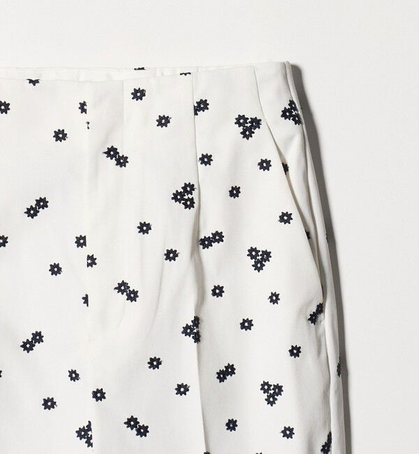 UNITED ARROWS「エンブロイダリー フラワー スリム テーパードパンツ ‐ウォッシャブル‐」|チノ|