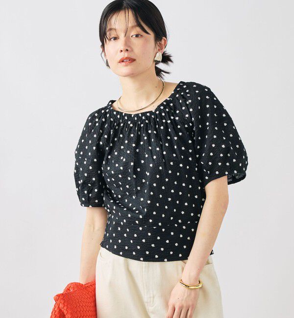 NOLLEY'S「【WEB＆一部店舗限定アイテム】ウォッシャブルレース刺繍袖ボリュームサッカーブラウス」|シャツ・ブラウス|