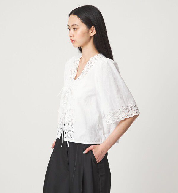 EMMEL REFINES「＜EMMEL REFINES＞EM カットワーク刺しゅう ショートスリーブ ブラウス」|シャツ・ブラウス|