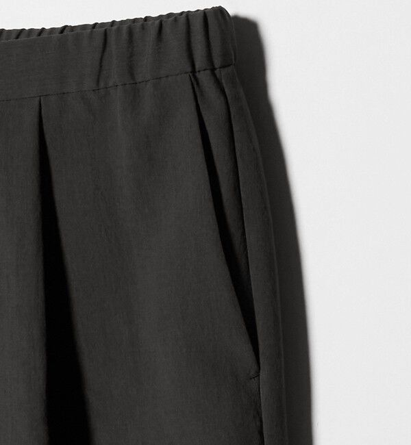 UNITED ARROWS「＜District＞ポリエステルタッサー 1プリーツ ワイド イージーパンツ」|チノ|