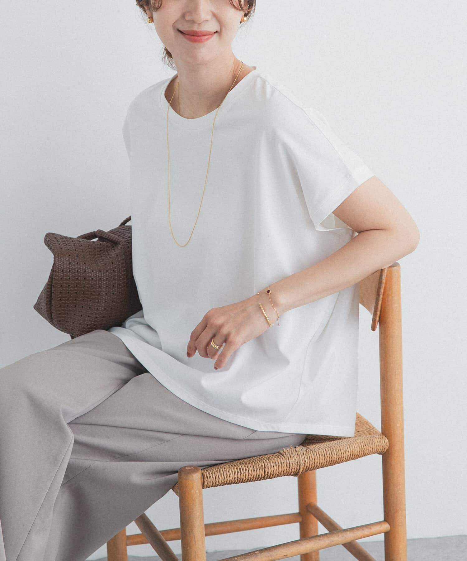 URBAN RESEARCH DOORS「『UR TECH』汗染み防止ドルマンTシャツ」|Tシャツ・カットソー|オフホワイト
