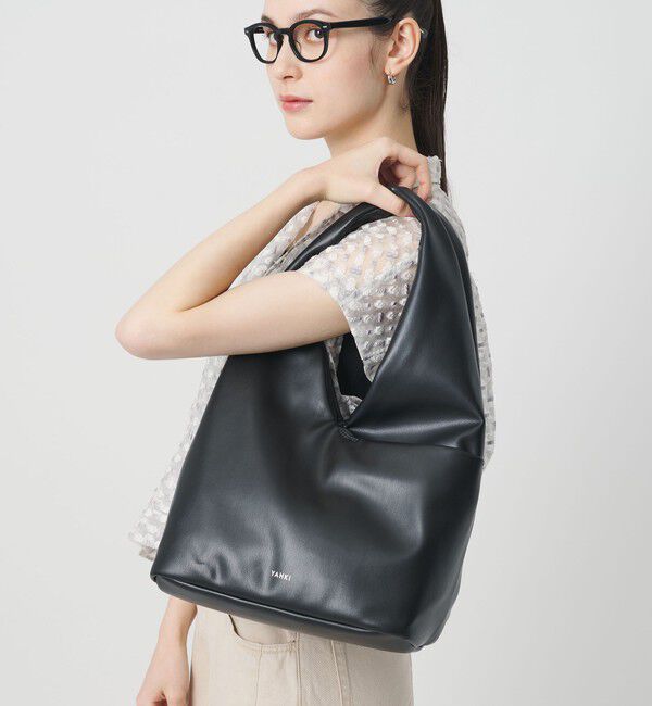 BEAUTY&YOUTH UNITED ARROWS「＜YAHKI＞レザーライク ソフト クロス ビッグ ショルダーバッグ」|ショルダー・メッセンジャー|BLACK