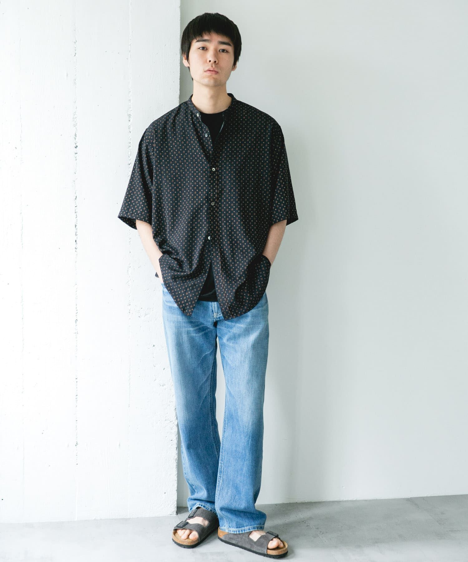 URBAN RESEARCH DOORS「バンドカラーショートスリーブ 総柄シャツ」|シャツ・ブラウス|