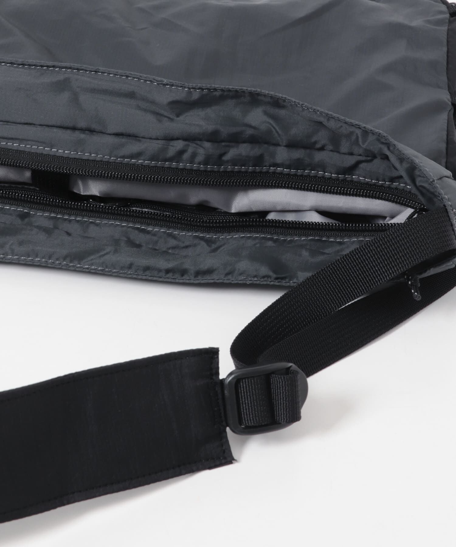URBAN RESEARCH DOORS「『別注』KEEN&times;DOORS　NYLON SHELL SHOULDER」|ショルダー・メッセンジャー|