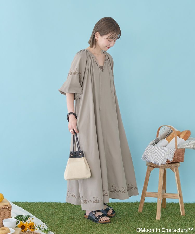 AMERICAN HOLIC「【WEB限定】Moomin 刺繍スキッパーワンピース」|ワンピース|Light beige