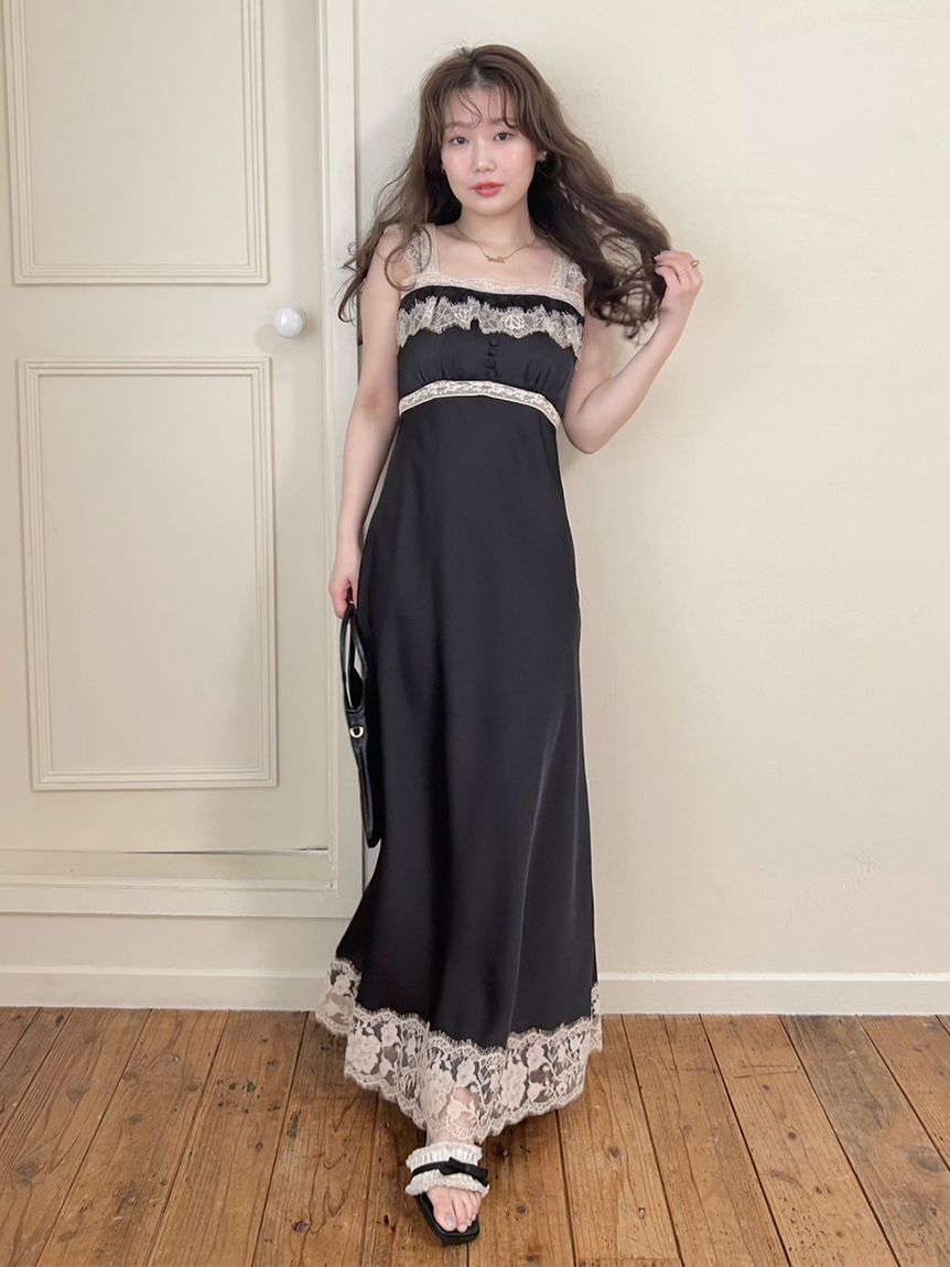 LILY BROWN「レーストリムサテンワンピース」|ワンピース|BLK